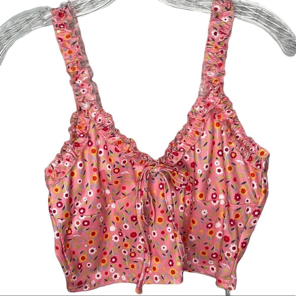 Romwe Flowered Ruffle Crop Top. Size Small. New!‎